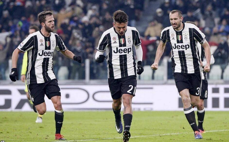 尼克斯击败雄鹿成功晋级，近7场两队对决尼克斯6胜1负（尼克斯力克雄鹿挺进下一轮，最近7次交锋6胜1负）