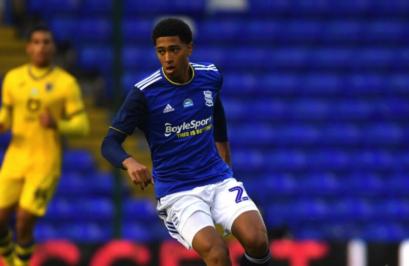 豫媒：河南热身赛6-2胜海港，为足协杯决赛开设6列球迷专列（河南媒体：热身赛6比2击败海港，足协杯决赛将开行6趟球迷专列）