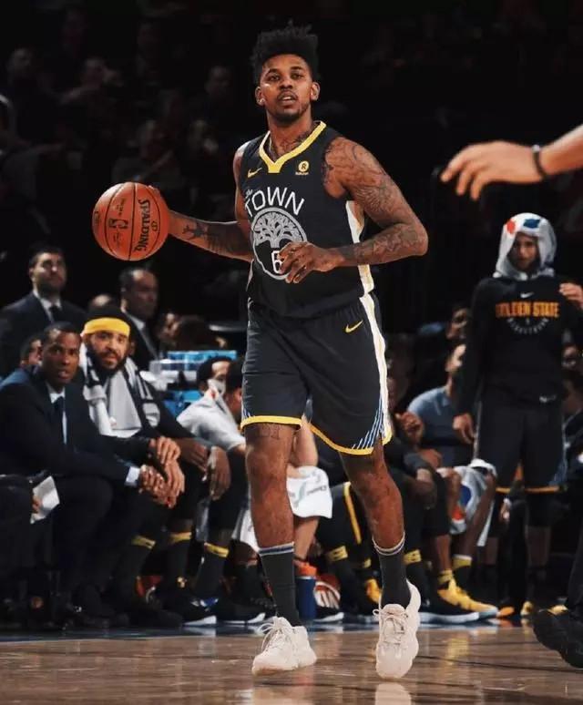 众叛亲离？利物浦门神表态百分百支持教练 萨拉赫走人已成定局（队内分歧？利物浦门将公开力挺主帅，萨拉赫离队几成定局）