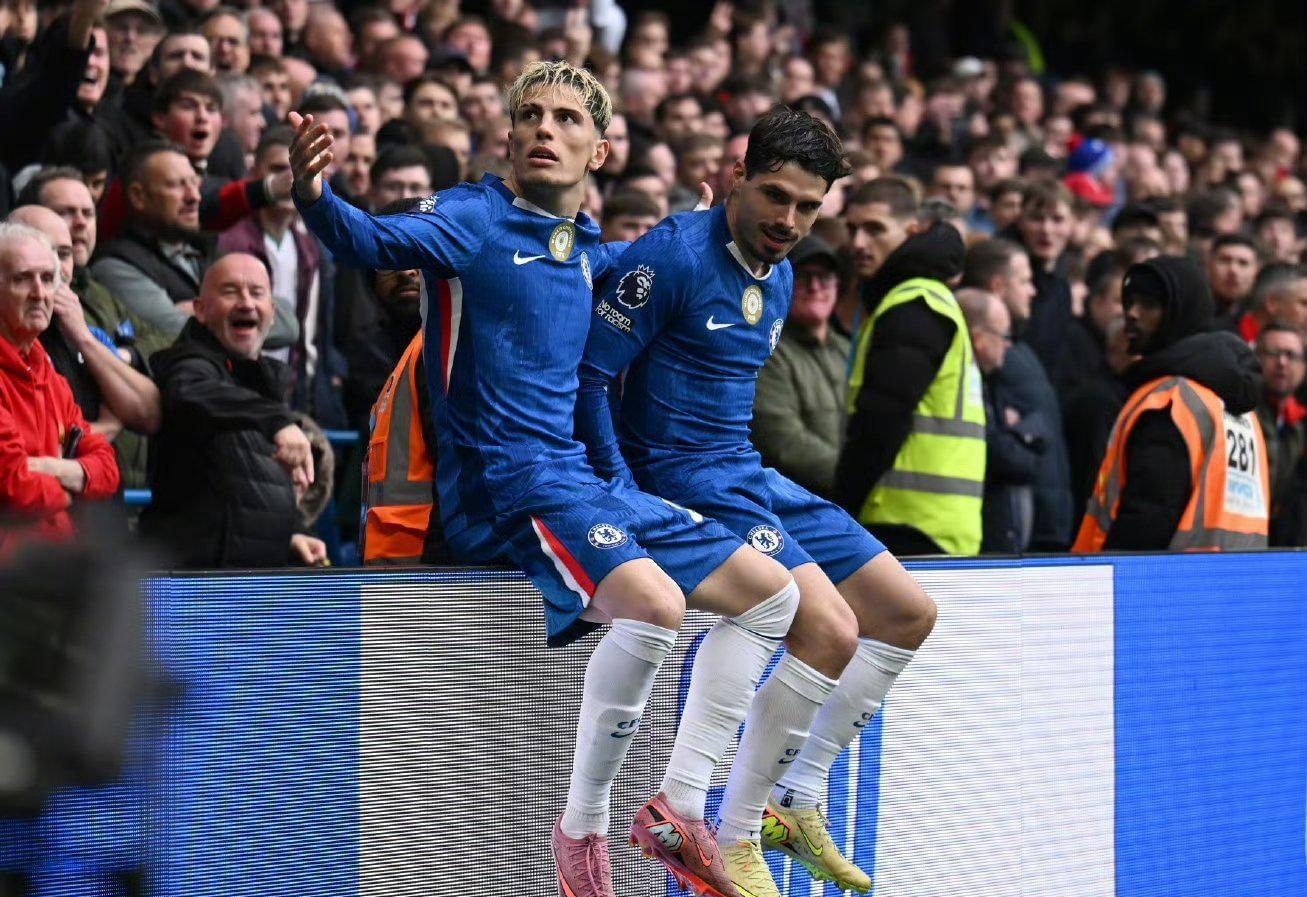 洛杉矶银河经理：伊布真的认为自己是上帝，他是个特别的家伙（洛杉矶银河主帅：伊布真把自己当上帝，确实与众不同）