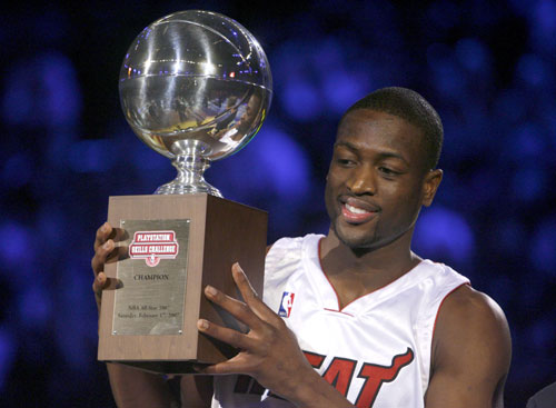 记者：申花携六外援出战广岛三箭，李可因伤未随队前往（记者：申花带六外援做客广岛三箭，李可伤缺未随队出征）