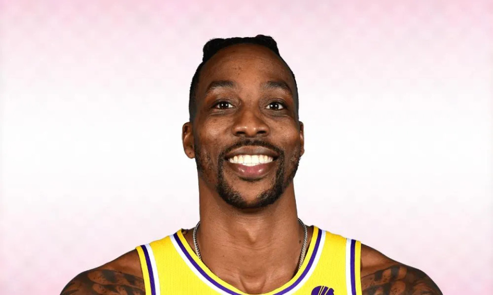 北京半场三分11中8，翟晓川&张才仁同砍11分（北京队半场三分11投8中，翟晓川与张才仁各得11分）