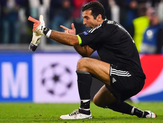 皇马TV再度炮轰本轮裁判：他是加泰人，这个背景耐人寻味（皇马TV再次质疑本轮裁判：加泰背景耐人寻味）