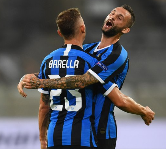 卡斯尔：使用三后卫阵容应该不会很难 福克斯哈珀和我球商都很高（卡斯尔：三后卫体系易于适应，福克斯、哈珀与我球商都很高）