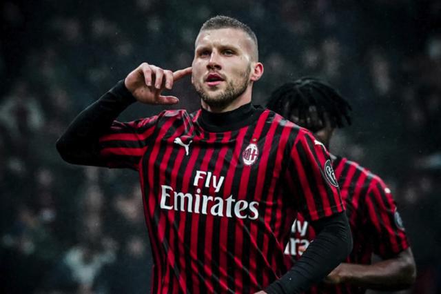 雷迪克暴怒批全队烂透！拉拉维亚曝内部已出裂痕 湖记：该全面重建（雷迪克怒批球队糟糕至极，拉拉维亚曝更衣室已现裂痕，湖人记者：应彻底重建）