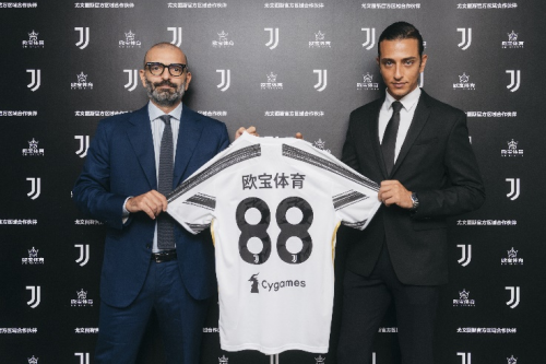 意天空：迪乌夫在国米逐渐展现影响力，或成邓弗里斯合适替补（意大利天空体育：迪乌夫在国米存在感上升，有望担任邓弗里斯可靠替补）