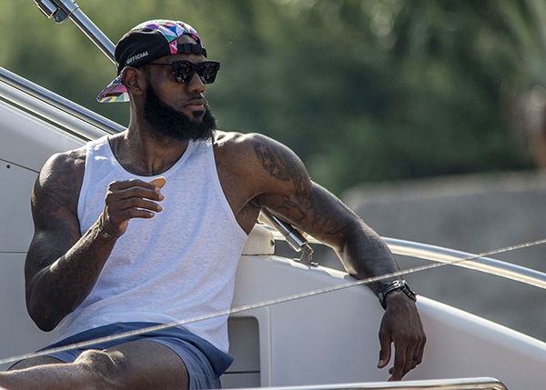 奎因的团队精神培养策略（奎因的团队精神养成之道）