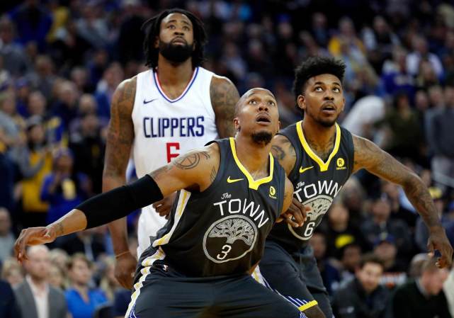 英超：曼联3-0大胜纽卡斯尔（英超：曼联三球零封纽卡斯尔）