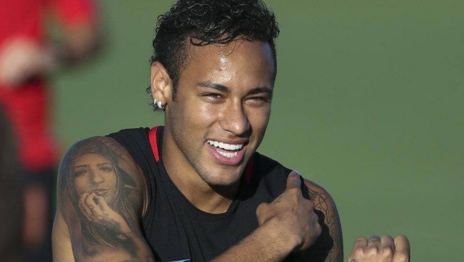 ESPN：曼联重点关注边翼卫引援，并且有7名中场目标（ESPN称曼联优先补强边翼卫，锁定7位中场候选）