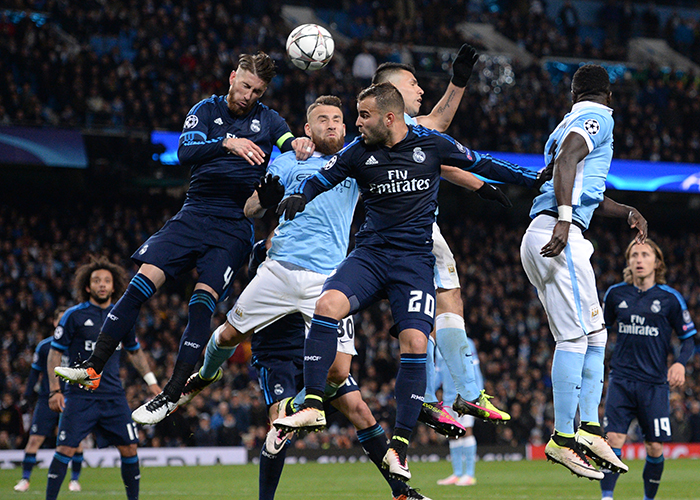 一波打崩！文班亚马三分+离谱上篮 马刺末节两分钟连轰9分打停雷霆（致命一波！文班亚马三分配神仙上篮，马刺末节两分钟连拿9分逼停雷霆）