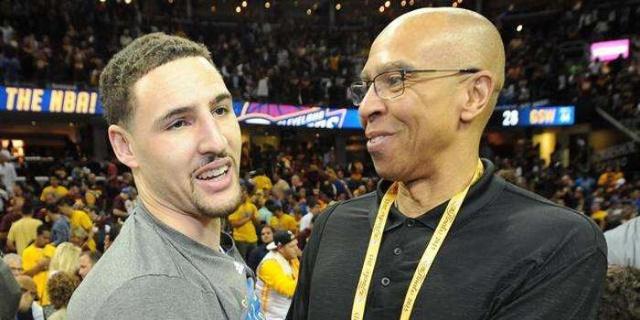 ESPN：巴萨在关注维拉后卫保·托雷斯，他愿意听取报价（ESPN：巴萨考察维拉后卫保-托雷斯，球员愿听取报价）