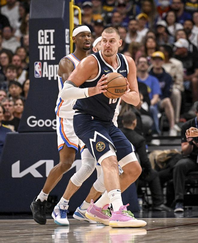 热苏斯对阵布鲁日替补登场，时隔近一年后重返赛场（热苏斯时隔近一年复出，对阵布鲁日替补亮相）